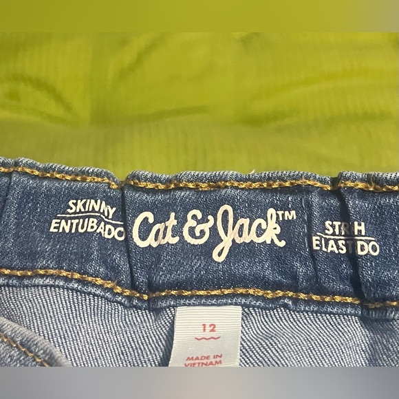 Cat & Jack and Old Navy Light and Dark Blue Jeans-2 pack-Multi - Picture 4 of 5